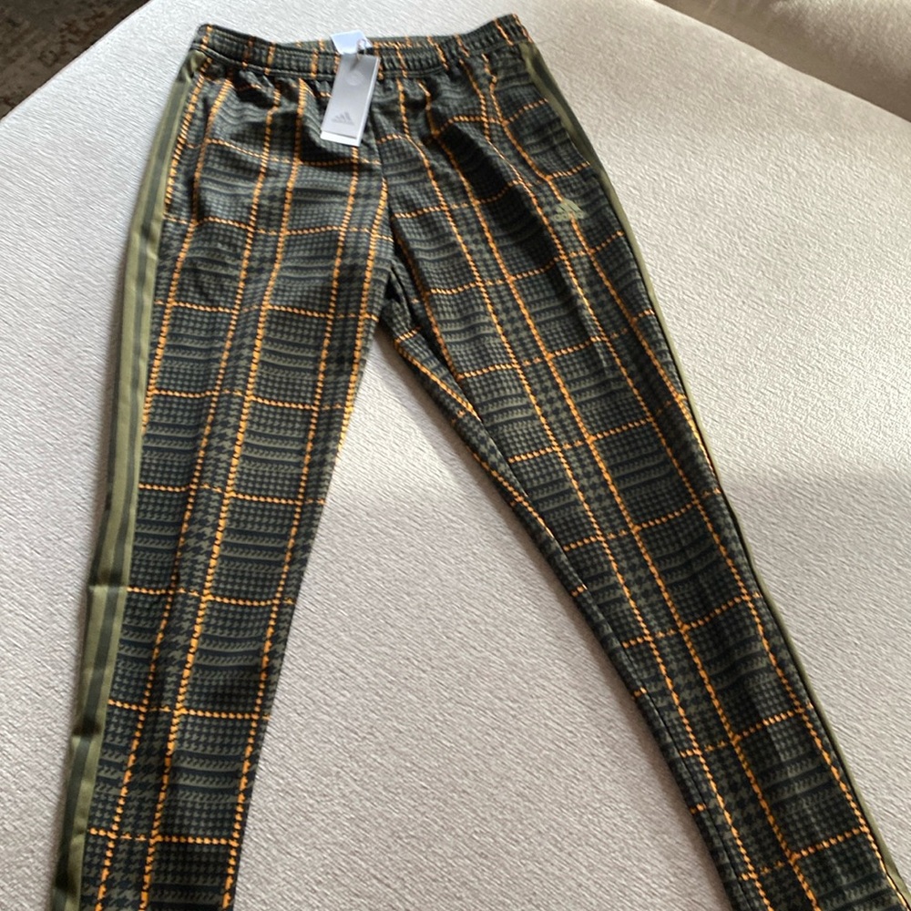 Adidas medium but fit large woman size.
